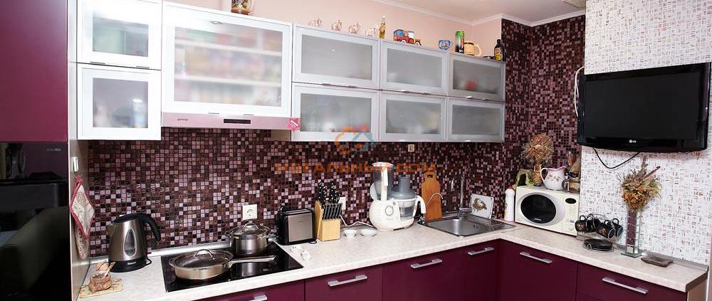 Кухня в баклажановом цвете